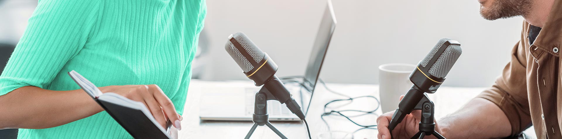 Machen Sie unsere Hosts zu Ihren Testimonials